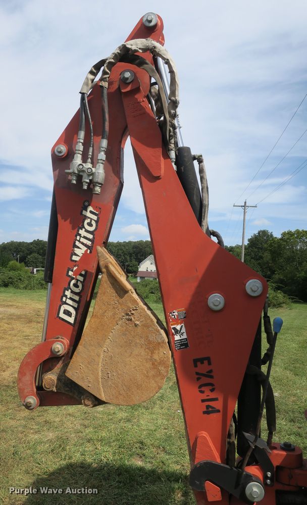 image for item EA9362 2006 Ditch Witch XT1600 tool carrier