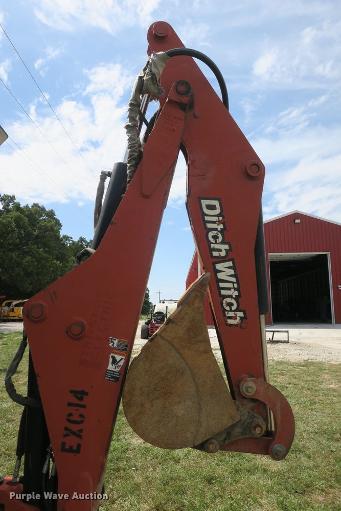 image for item EA9362 2006 Ditch Witch XT1600 tool carrier