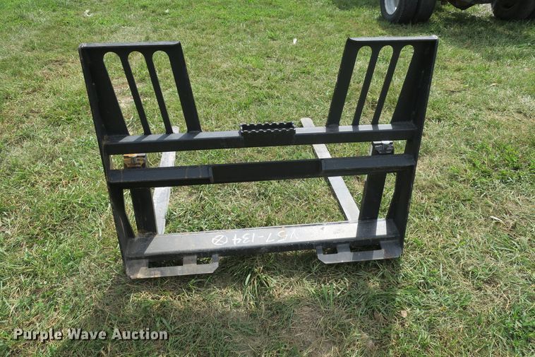 image for item EA9362 2006 Ditch Witch XT1600 tool carrier