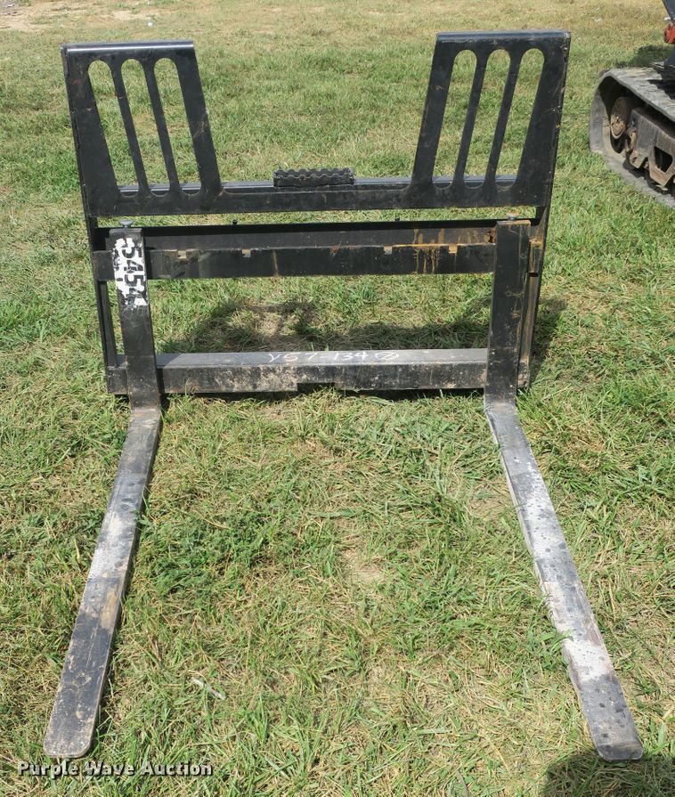 image for item EA9362 2006 Ditch Witch XT1600 tool carrier