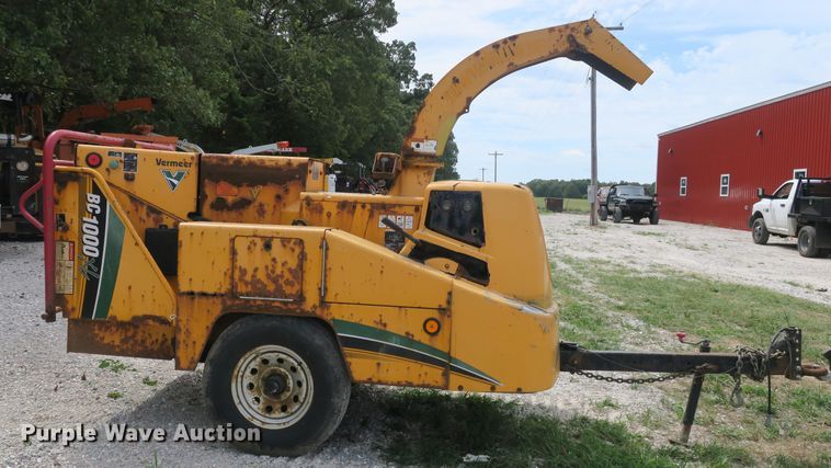 image for item EA9364 Vermeer BC1000 wood chipper