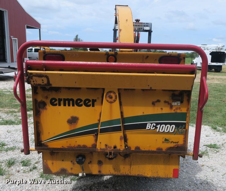 image for item EA9364 Vermeer BC1000 wood chipper