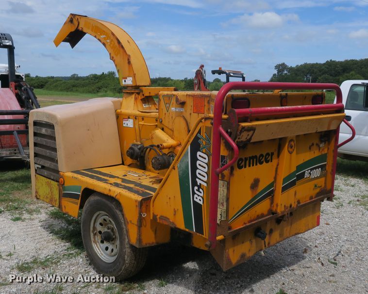 image for item EA9364 Vermeer BC1000 wood chipper