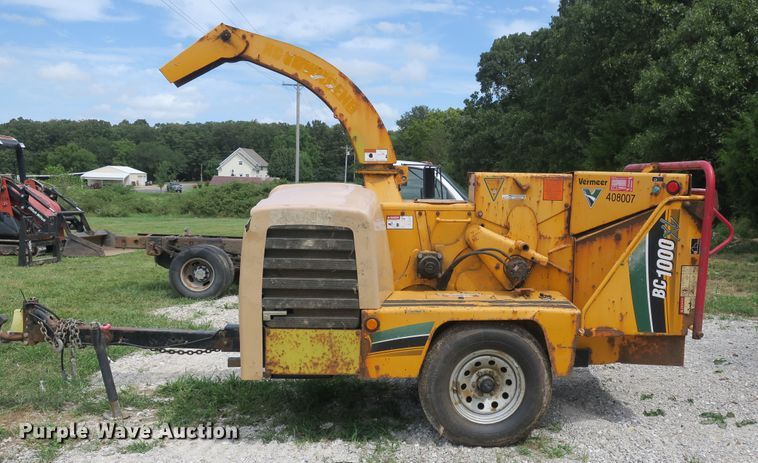 image for item EA9364 Vermeer BC1000 wood chipper