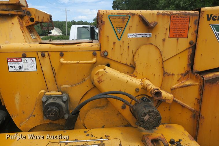 image for item EA9364 Vermeer BC1000 wood chipper