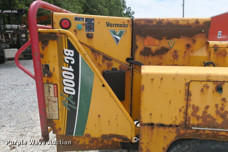 image for item EA9364 Vermeer BC1000 wood chipper