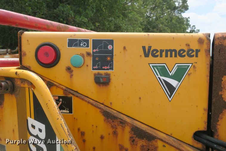 image for item EA9364 Vermeer BC1000 wood chipper