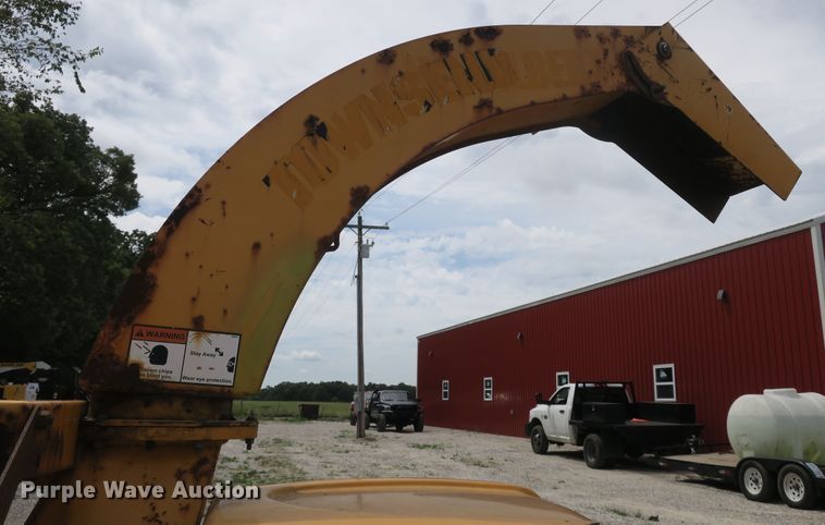 image for item EA9364 Vermeer BC1000 wood chipper