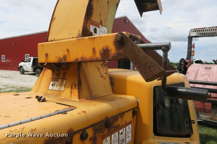 image for item EA9364 Vermeer BC1000 wood chipper