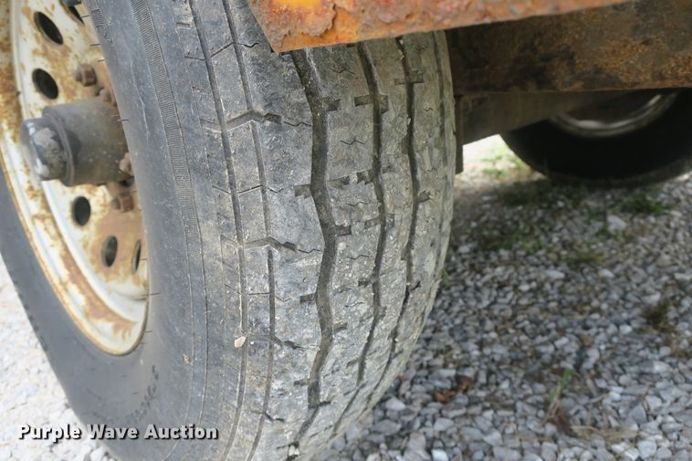 image for item EA9364 Vermeer BC1000 wood chipper