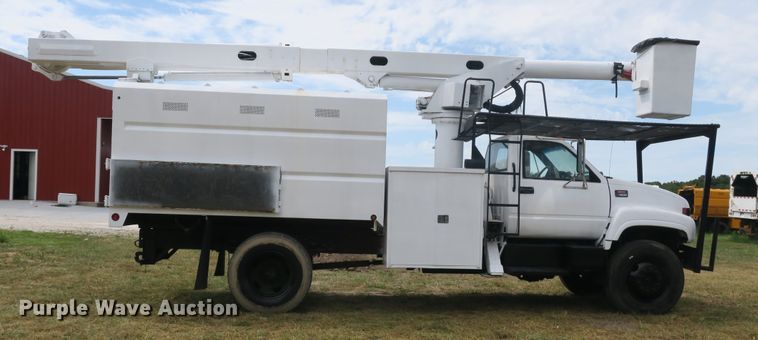 image for item EA9365 2001 GMC C7500 bucket truck