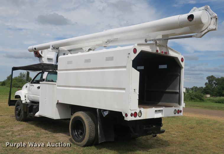 image for item EA9365 2001 GMC C7500 bucket truck