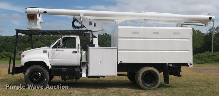 image for item EA9365 2001 GMC C7500 bucket truck