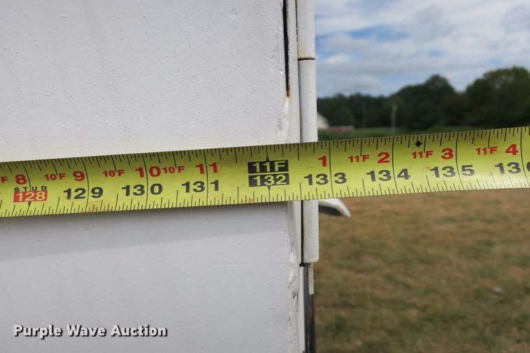 image for item EA9365 2001 GMC C7500 bucket truck