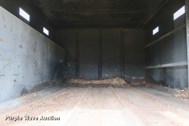 image for item EA9365 2001 GMC C7500 bucket truck