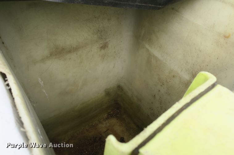 image for item EA9365 2001 GMC C7500 bucket truck