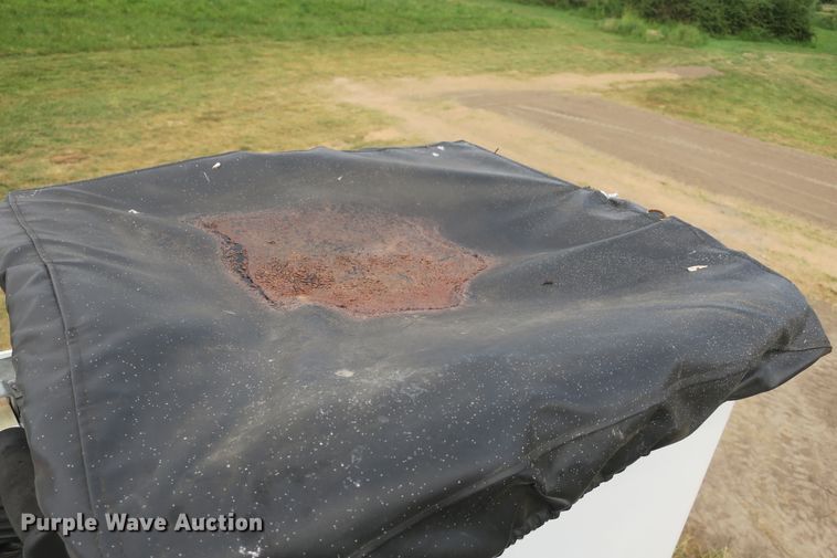 image for item EA9365 2001 GMC C7500 bucket truck