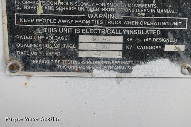 image for item EA9365 2001 GMC C7500 bucket truck