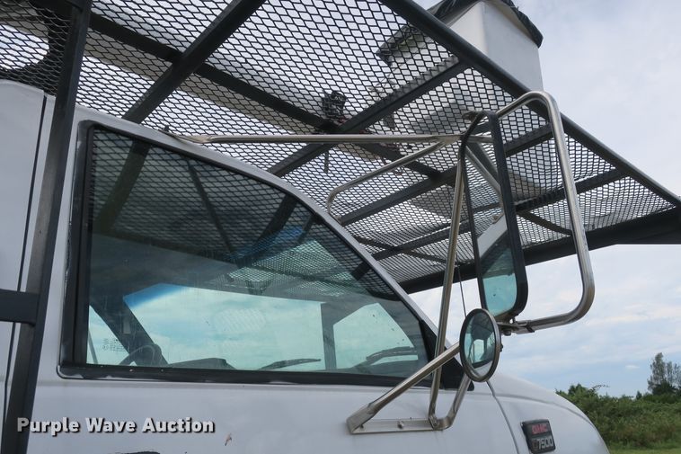 image for item EA9365 2001 GMC C7500 bucket truck