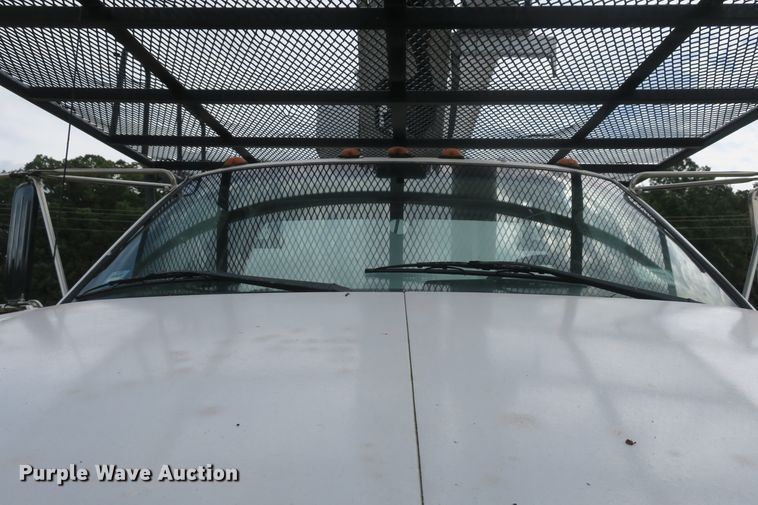 image for item EA9365 2001 GMC C7500 bucket truck