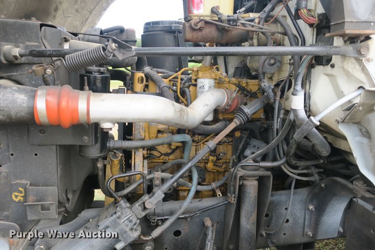 image for item EA9365 2001 GMC C7500 bucket truck