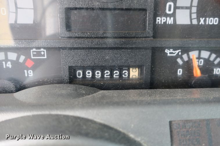 image for item EA9365 2001 GMC C7500 bucket truck