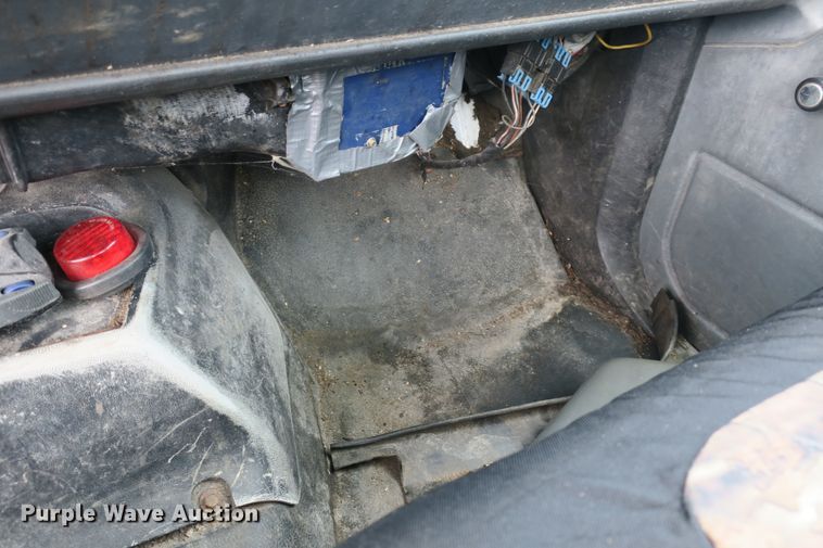 image for item EA9365 2001 GMC C7500 bucket truck