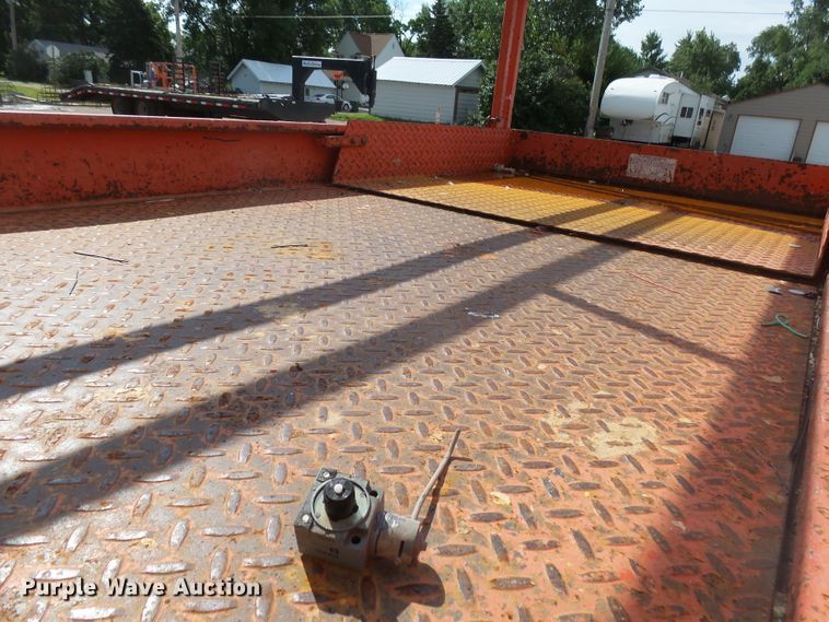 image for item EF9533 1999 Skyjack SJIII 4626 scissor lift