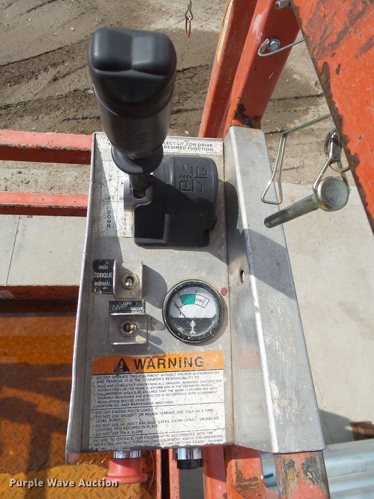 image for item EF9533 1999 Skyjack SJIII 4626 scissor lift