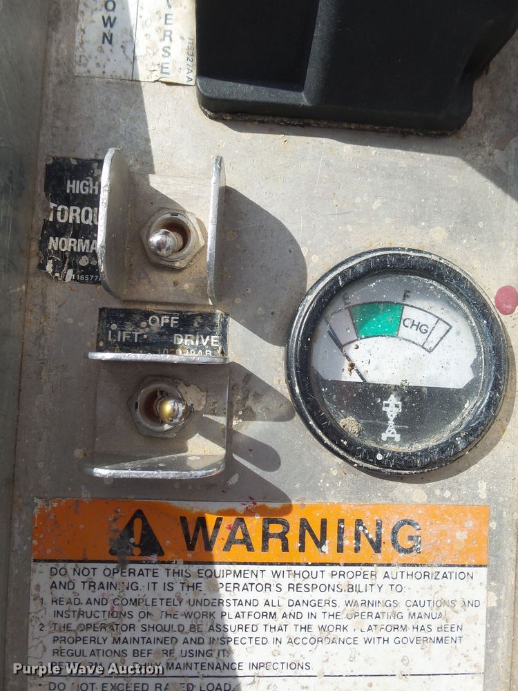 image for item EF9533 1999 Skyjack SJIII 4626 scissor lift