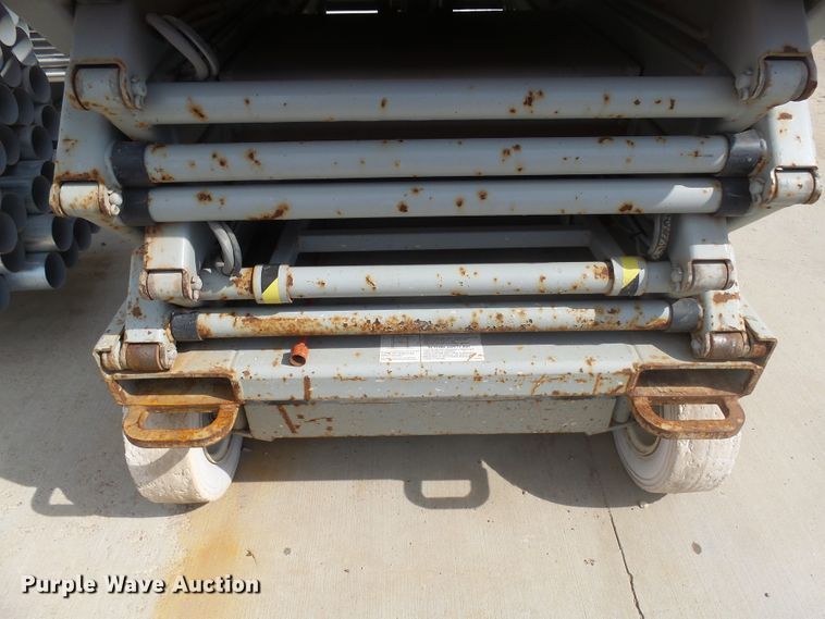 image for item EF9533 1999 Skyjack SJIII 4626 scissor lift