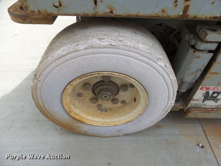 image for item EF9533 1999 Skyjack SJIII 4626 scissor lift