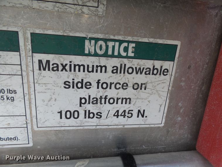 image for item EF9535 2004 Genie GR15 vertical lift