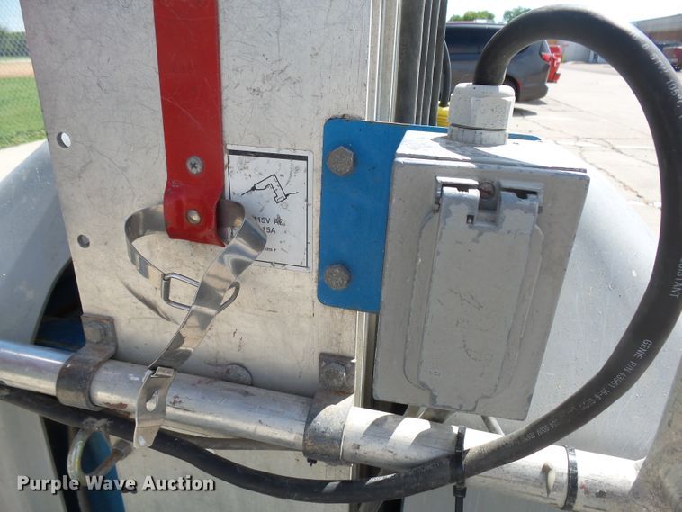 image for item EF9535 2004 Genie GR15 vertical lift