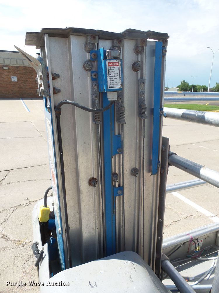 image for item EF9535 2004 Genie GR15 vertical lift