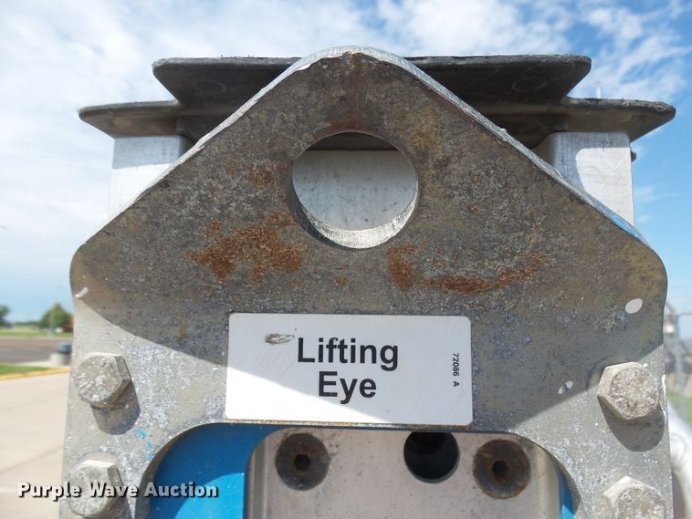 image for item EF9535 2004 Genie GR15 vertical lift