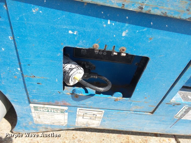 image for item EF9535 2004 Genie GR15 vertical lift