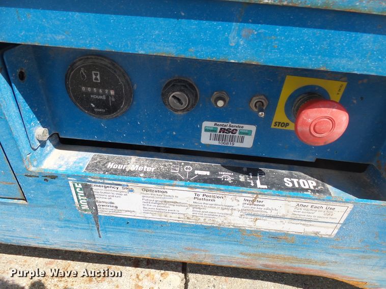 image for item EF9535 2004 Genie GR15 vertical lift