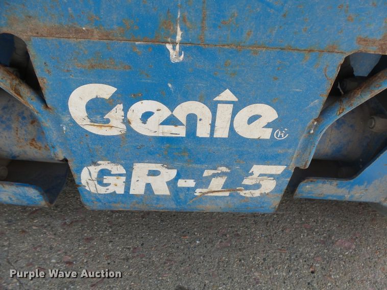 image for item EF9535 2004 Genie GR15 vertical lift