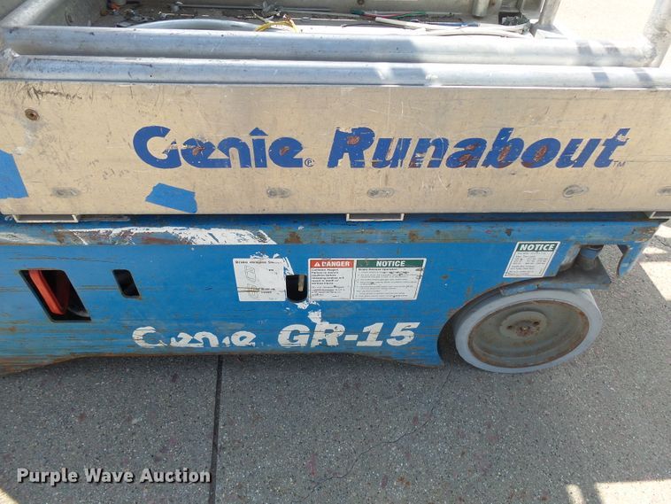 image for item EF9535 2004 Genie GR15 vertical lift