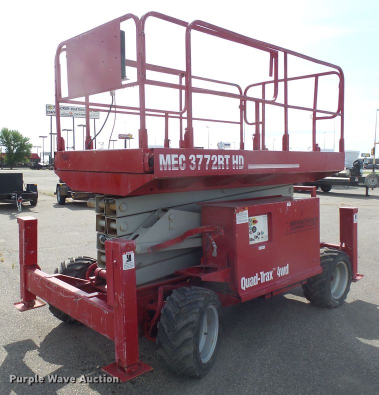 image for item EF9540 2008 Mec 3772RT scissor lift