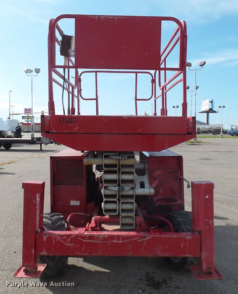 image for item EF9540 2008 Mec 3772RT scissor lift