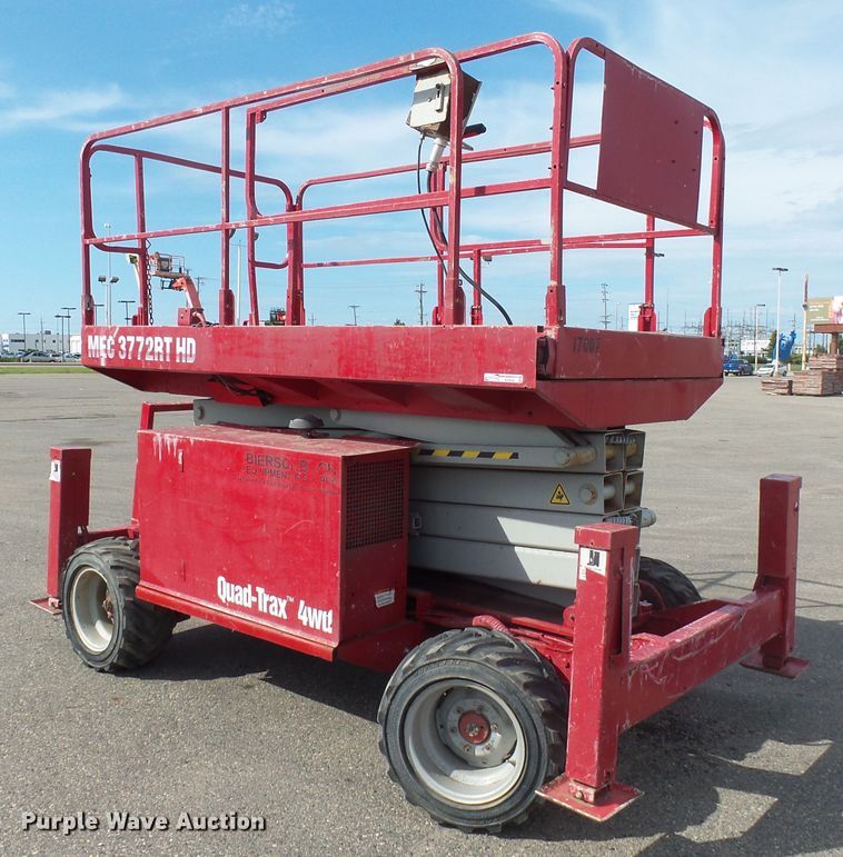 image for item EF9540 2008 Mec 3772RT scissor lift