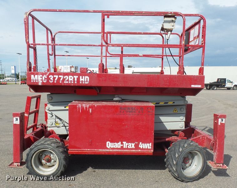 image for item EF9540 2008 Mec 3772RT scissor lift