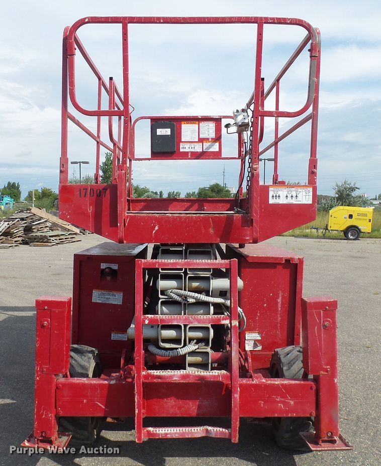 image for item EF9540 2008 Mec 3772RT scissor lift