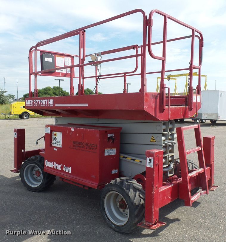 image for item EF9540 2008 Mec 3772RT scissor lift