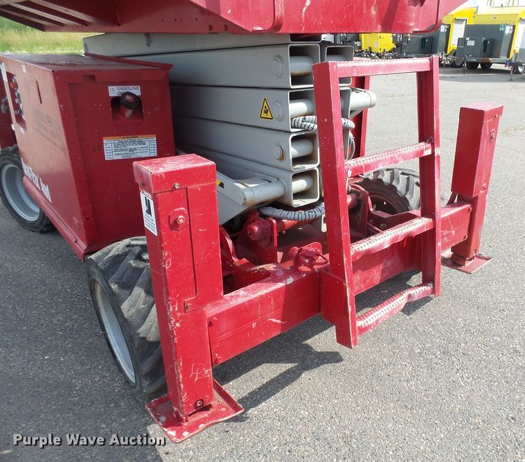 image for item EF9540 2008 Mec 3772RT scissor lift