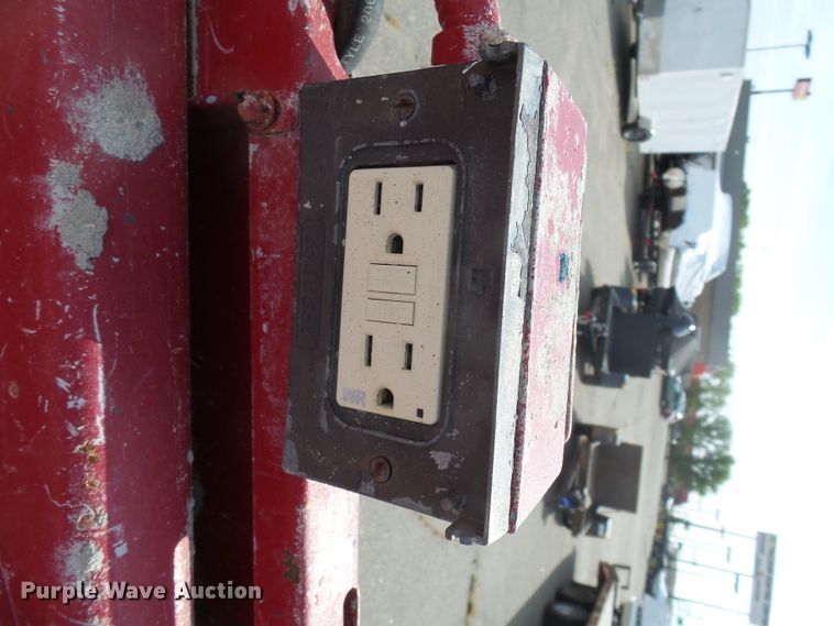 image for item EF9540 2008 Mec 3772RT scissor lift