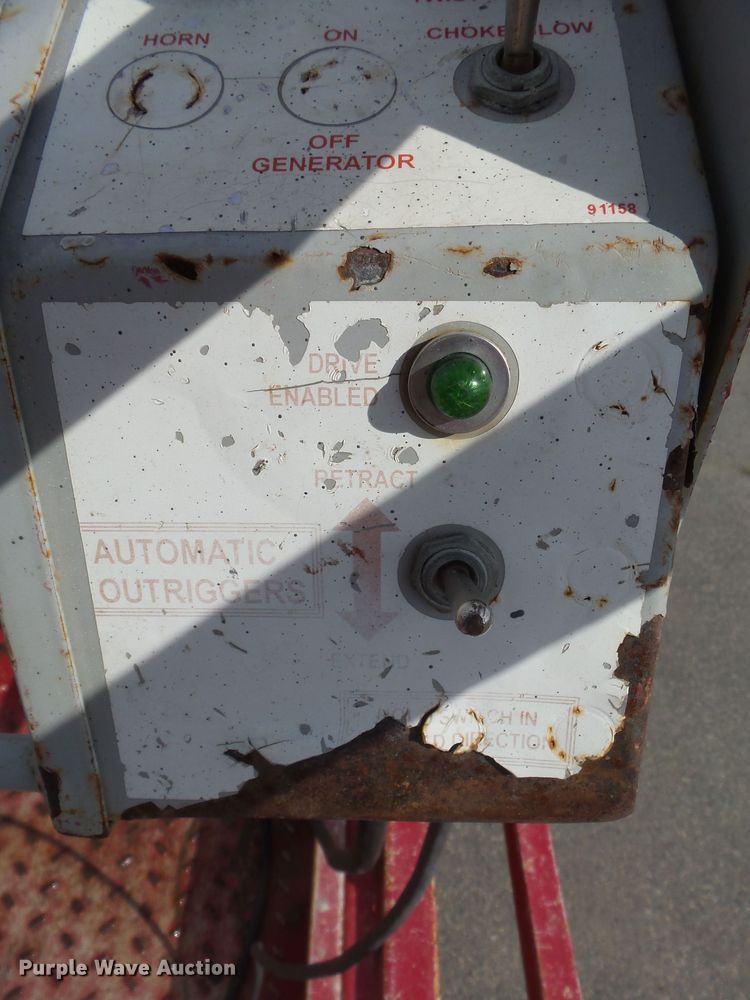 image for item EF9540 2008 Mec 3772RT scissor lift