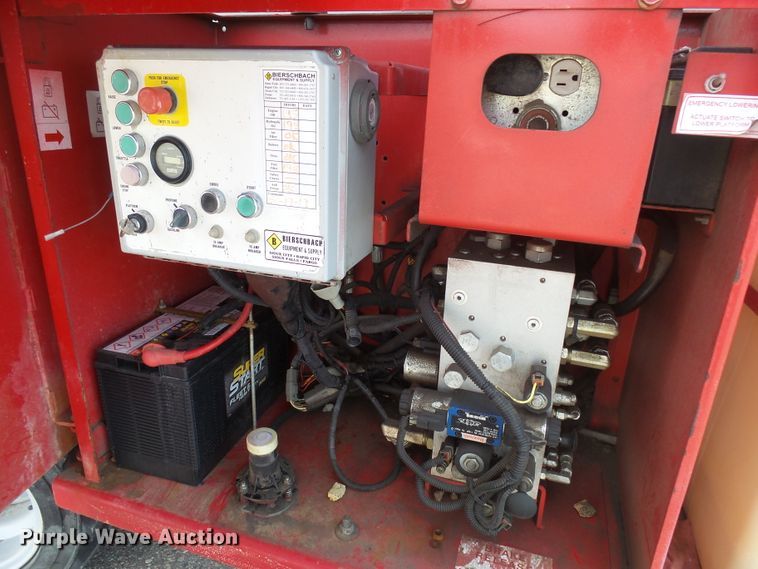 image for item EF9540 2008 Mec 3772RT scissor lift